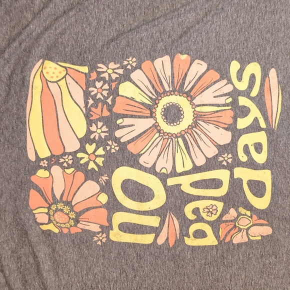 2X Women's-No Bad Days Printed Short Sleeve Tee-NWT - Picture 2 of 4